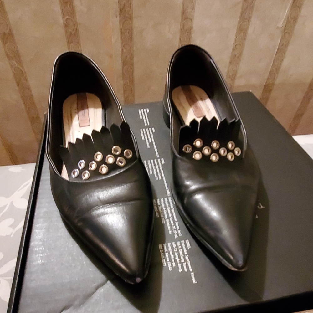 Black shoes
